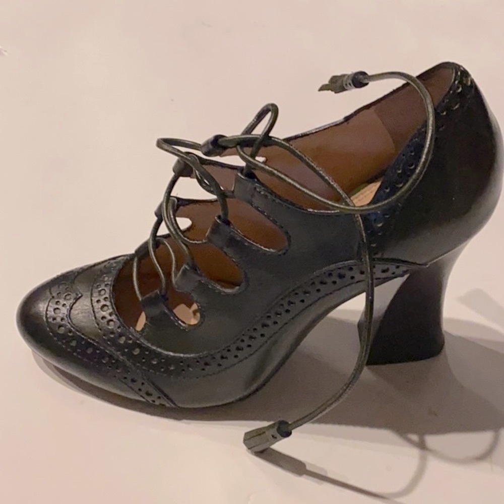 Tory Burch Two Tone Green Spectator Heels